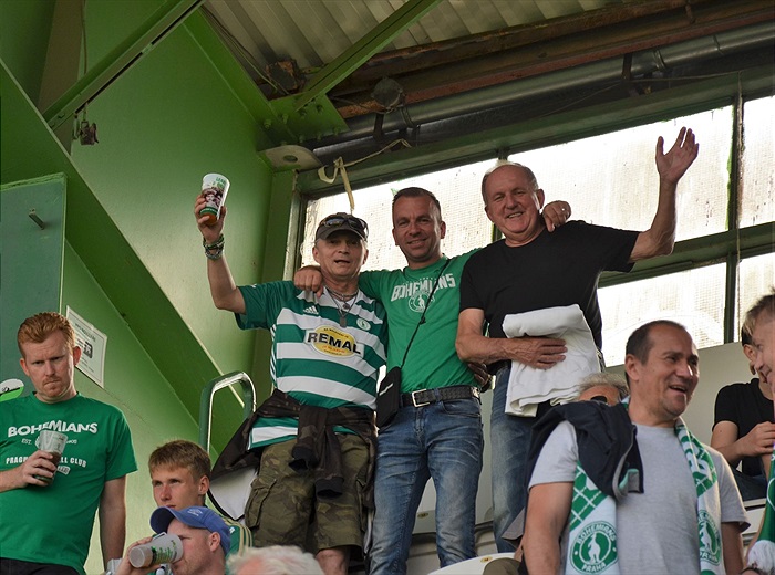 opava_nadstavbajaro_deni na tribunach