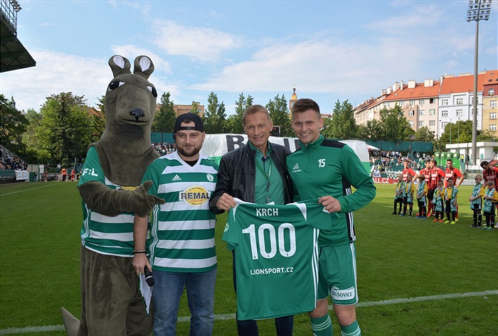 opava_nadstavbajaro_deni na tribunach 