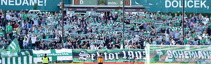 opava_nadstavbajaro_deni na tribunach 