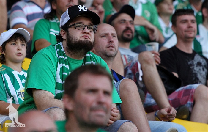 DĚNÍ NA TRIBUNÁCH: Dukla - Bohemians
