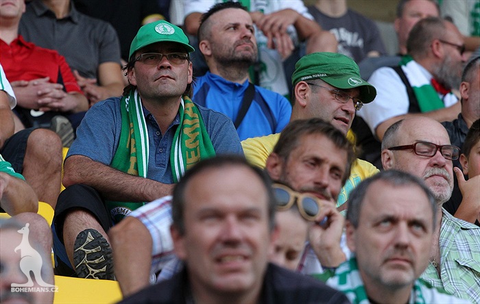 DĚNÍ NA TRIBUNÁCH: Dukla - Bohemians