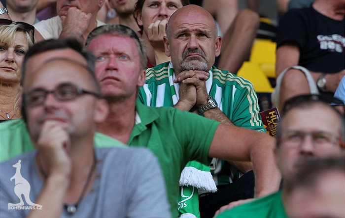 DĚNÍ NA TRIBUNÁCH: Dukla - Bohemians