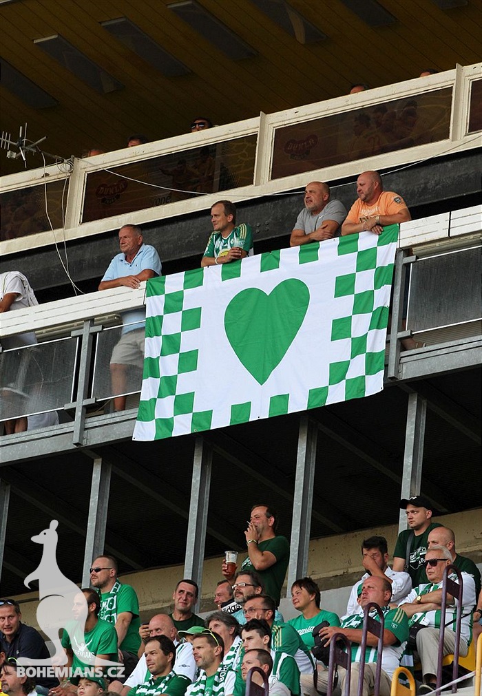 DĚNÍ NA TRIBUNÁCH: Dukla - Bohemians