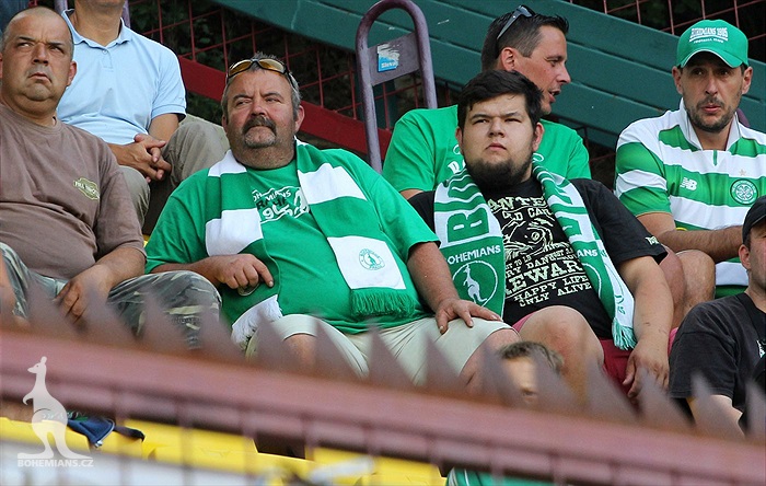 DĚNÍ NA TRIBUNÁCH: Dukla - Bohemians