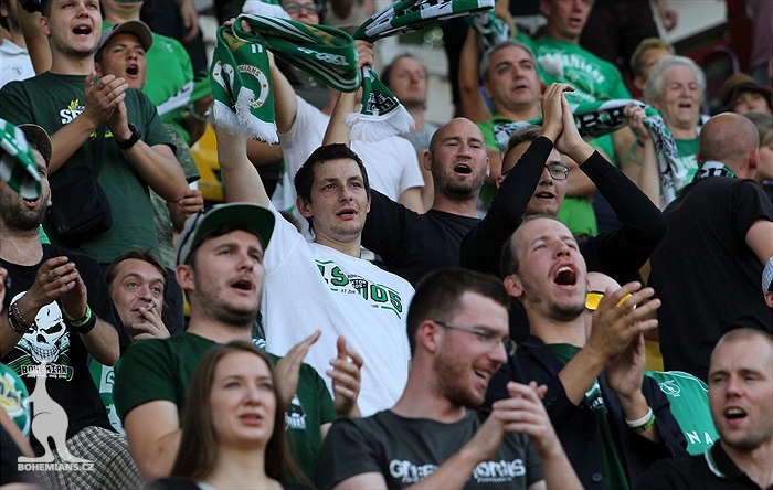 DĚNÍ NA TRIBUNÁCH: Dukla - Bohemians
