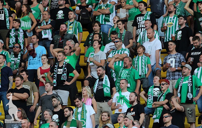 DĚNÍ NA TRIBUNÁCH: Dukla - Bohemians