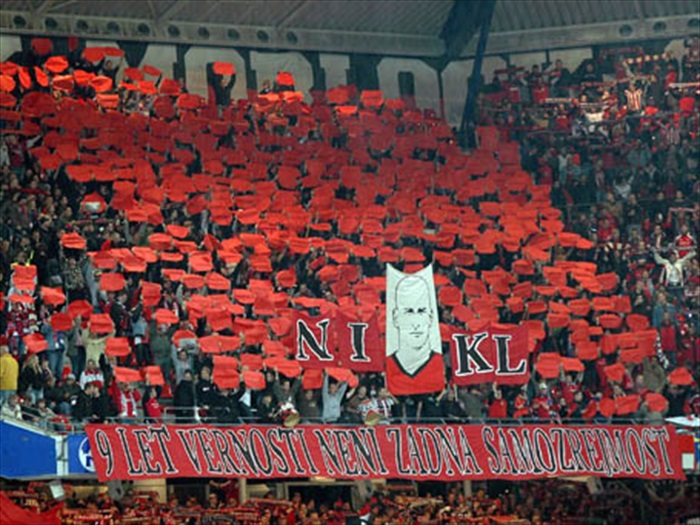 Choreo fanoušků pro Máru Nikla