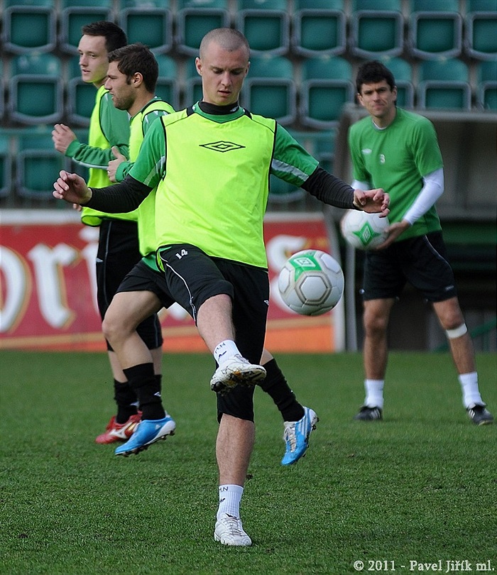 Předzápasový trénink v Ďolíčku. Bohemka se připravuje na Příbram.