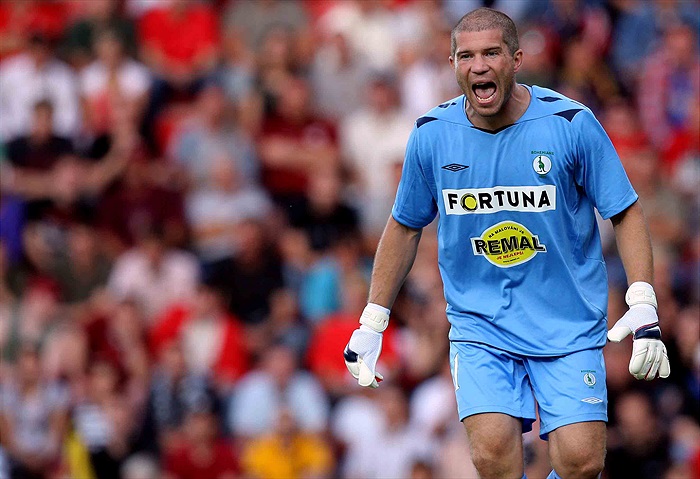 Sňóza organizuje obranu.