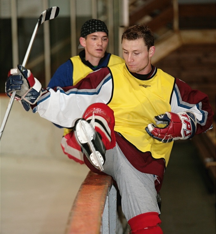 Růžička skáče na led.