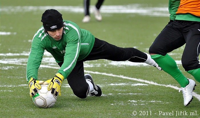 Václav Marek zasahuje