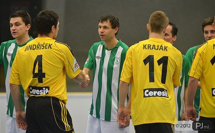 Futsal vs Fotbal 8:1 (4:0)