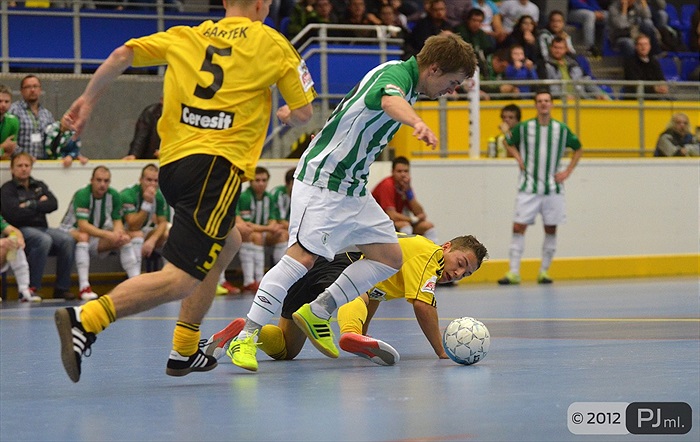 Futsal vs Fotbal 8:1 (4:0)
