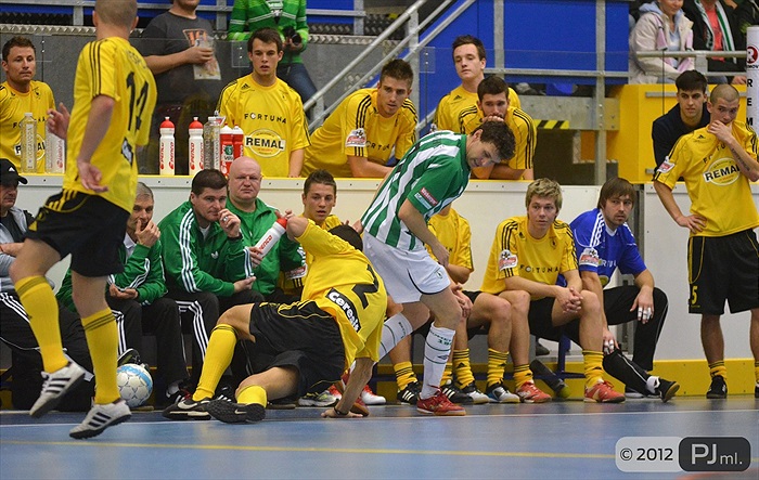Futsal vs Fotbal 8:1 (4:0)