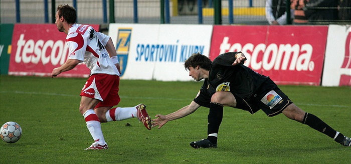 Morávek při obranných úkolech.