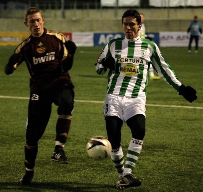 Lukáš odvrací před Kulvajtem.