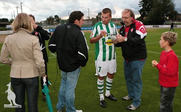 Marek Nikl byl středem zájmu domácích fanoušků a německých médií.