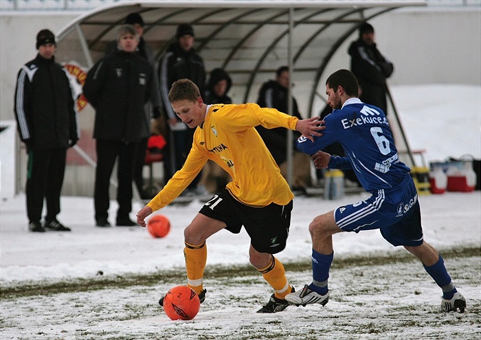 Milan Škoda proniká po křídle