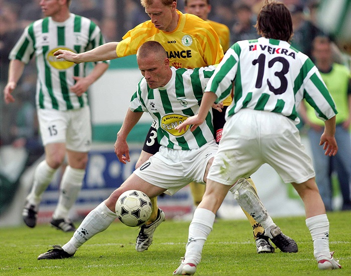 Pokrýt si míč tělem - to patří k silným stránkám kapitána.