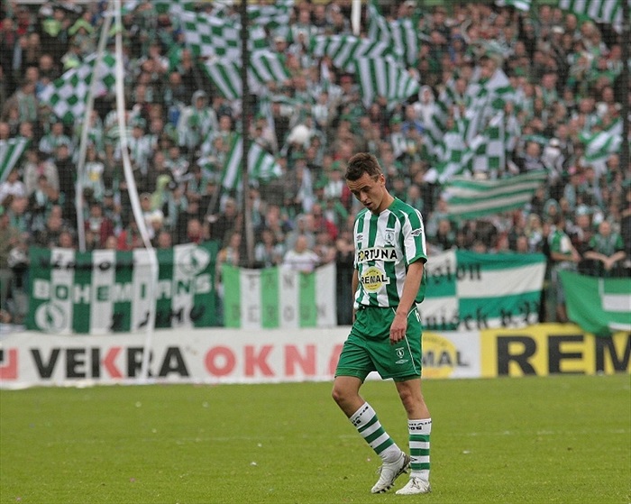 Jan Moravec s kotlem v zádech.