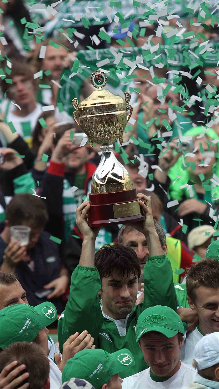 Honza Morávek s pohárem.