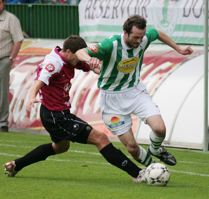 Kunášek obchází soupeře.