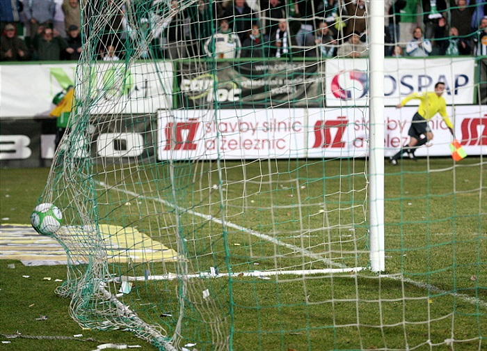 Síť se třepe, Bohemka vedel 1:0.