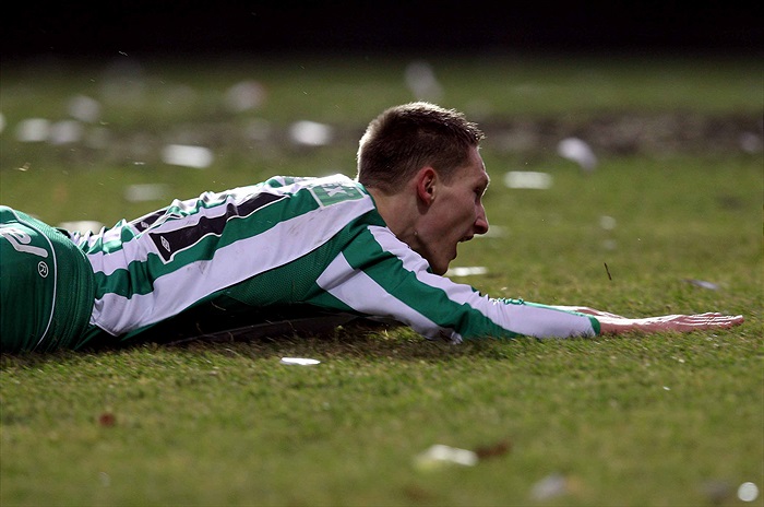 Milan Škoda v poloze ležící.