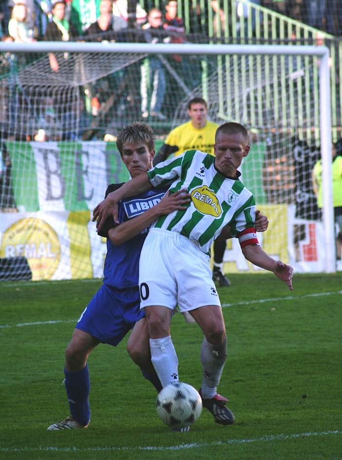 Dalibor Slezák v roli středního záložníka.