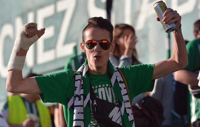 Pochod fanoušku z Ďolíčku do Edenu