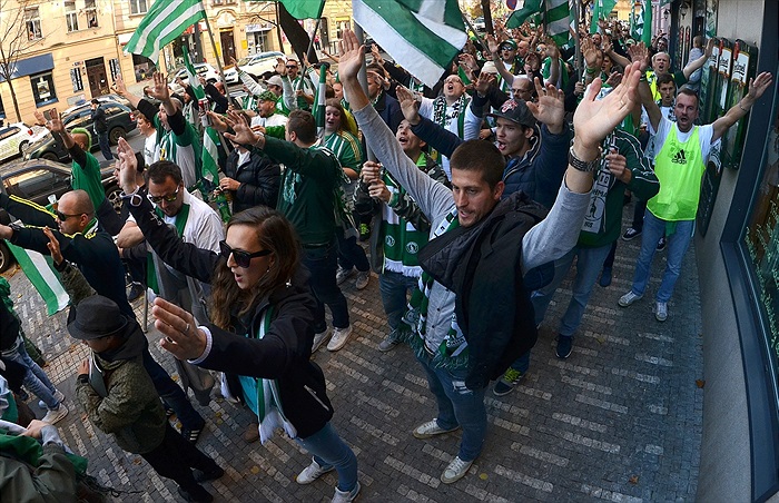 Pochod fanoušku z Ďolíčku do Edenu