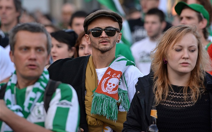 Pochod fanoušku z Ďolíčku do Edenu