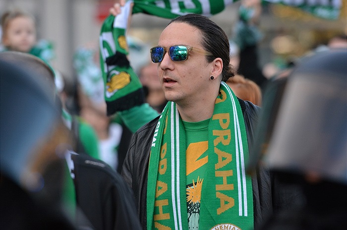 Pochod fanoušku z Ďolíčku do Edenu