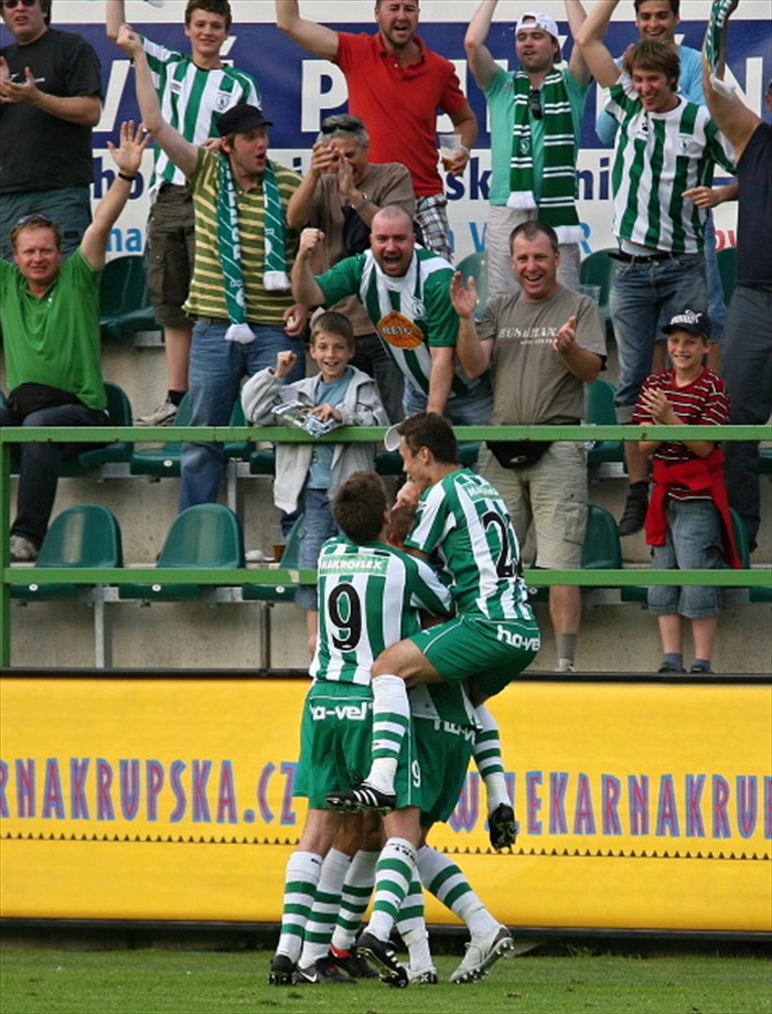 Radost po rozhodujícím gólu.