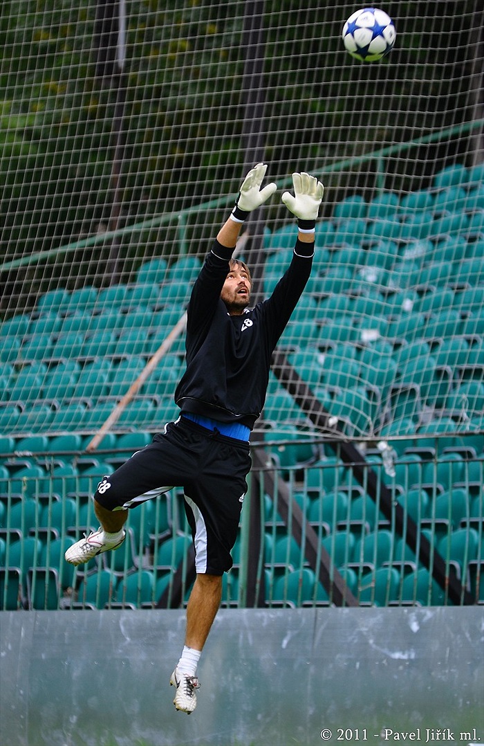 Rozcvičení hráčů před odjezdem na utkání