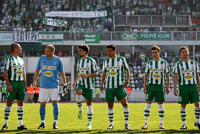 S fanoušky v zádech...