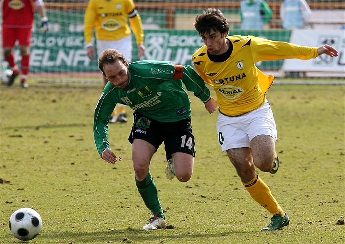 Morávek proti Pilařovi.