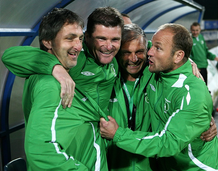 Radost na lavičce - celý trenérský kvartet.