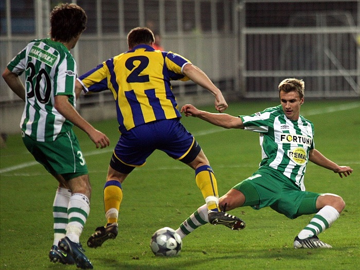 Janek v obranném zákroku.