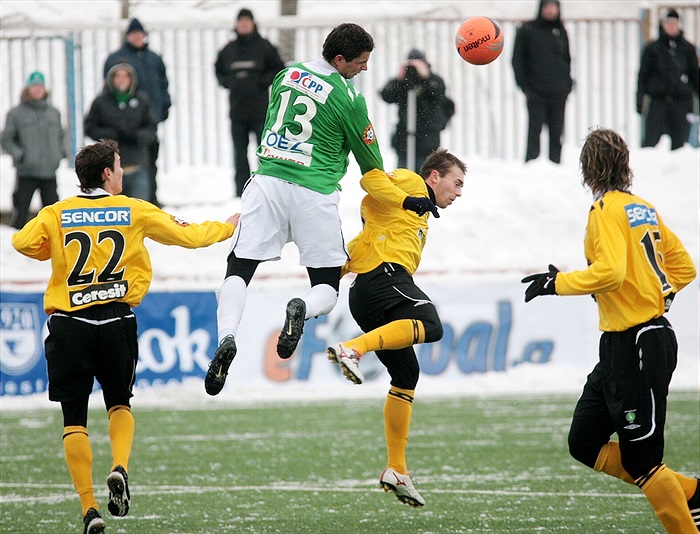 Eliáš tentokrát přehlavičkoval Štohanzla