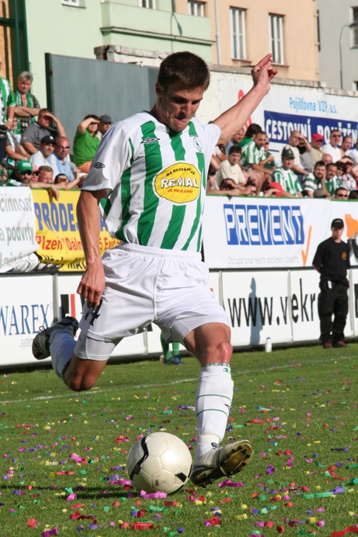 Centrující Lukáš Marek.