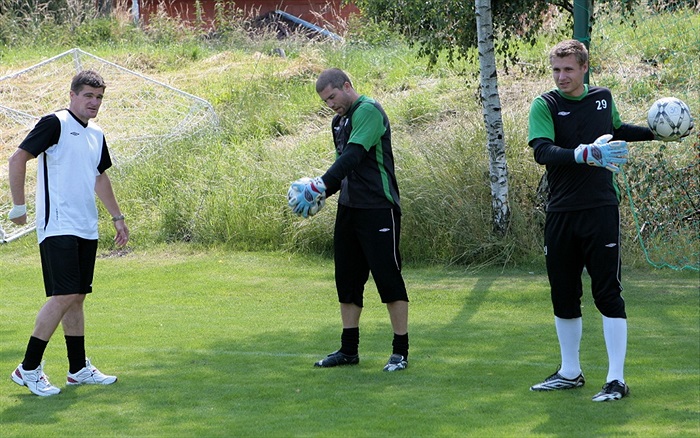 Pavol Švantner trénuje gólmany.