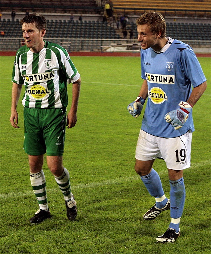 Rychlík a Havránek se radují z výhry.