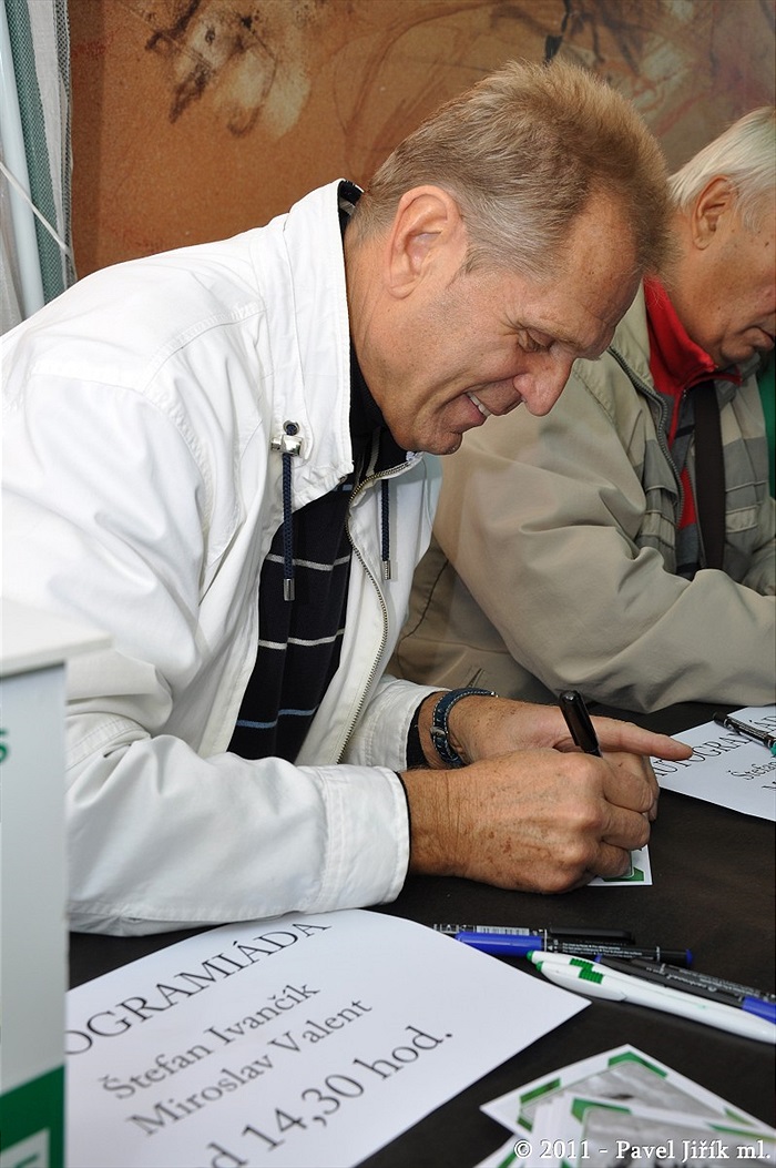 Happening v Ďolíčku a autogramiáda legend