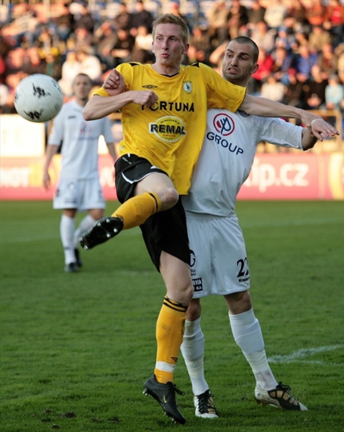 Michal Pávek opět vystužil střed zálohy