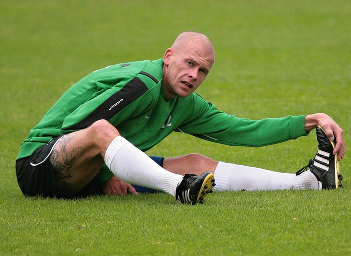 Nutné protažení Lukáše Hartiga.