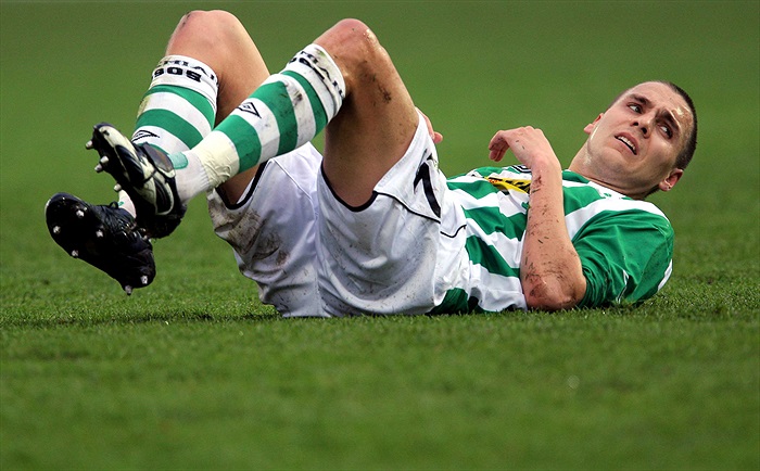 Vlastimil Karal se v první půli zranil.