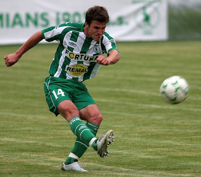 Lukáš Marek na pravém beku.