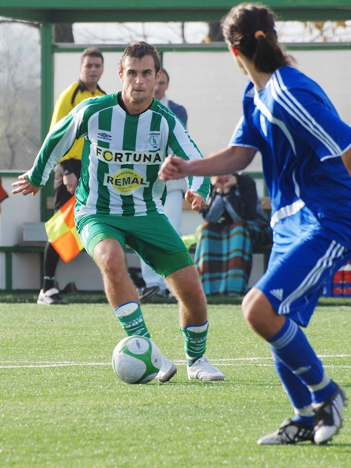 Augustín hledá skulinku v obraně Tachova