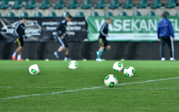 Předzápasový trénink za umělého osvětlení